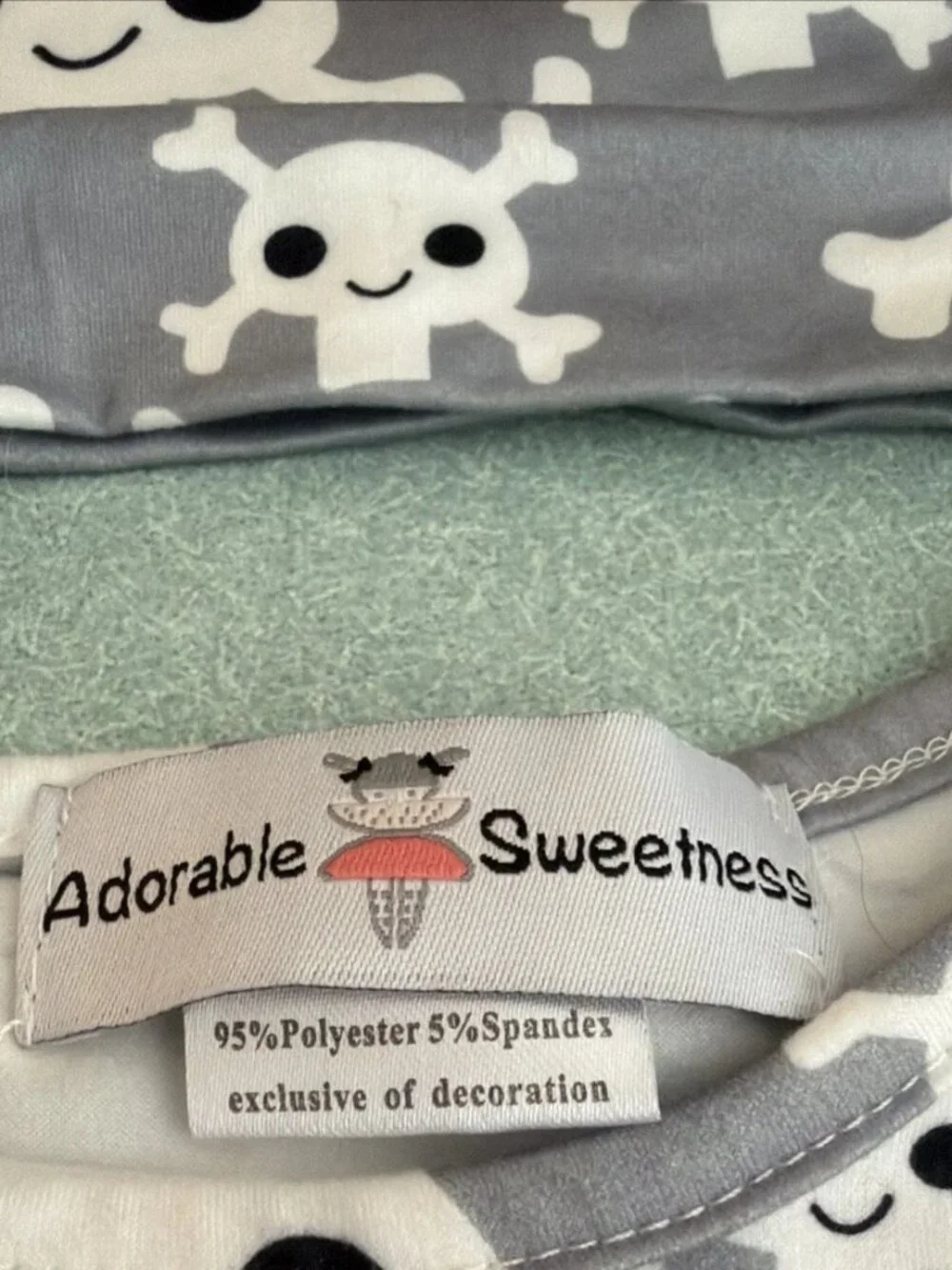 Adorable Sweetness Baby Gown & Hat Set - Playful Skull & Crossbones - Size 0-3M